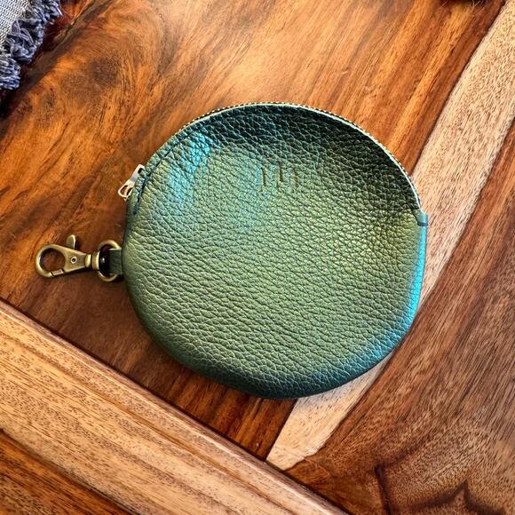 Portland Leather Gordita GREENCH Gordita Round Green Metallic Wallet Charm NEW - Picture 2 of 3